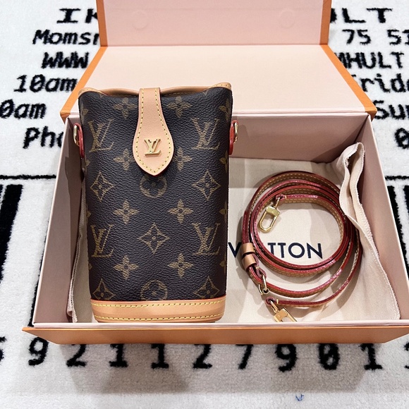Louis Vuitton Fold Me Pouch - Picture 1 of 16